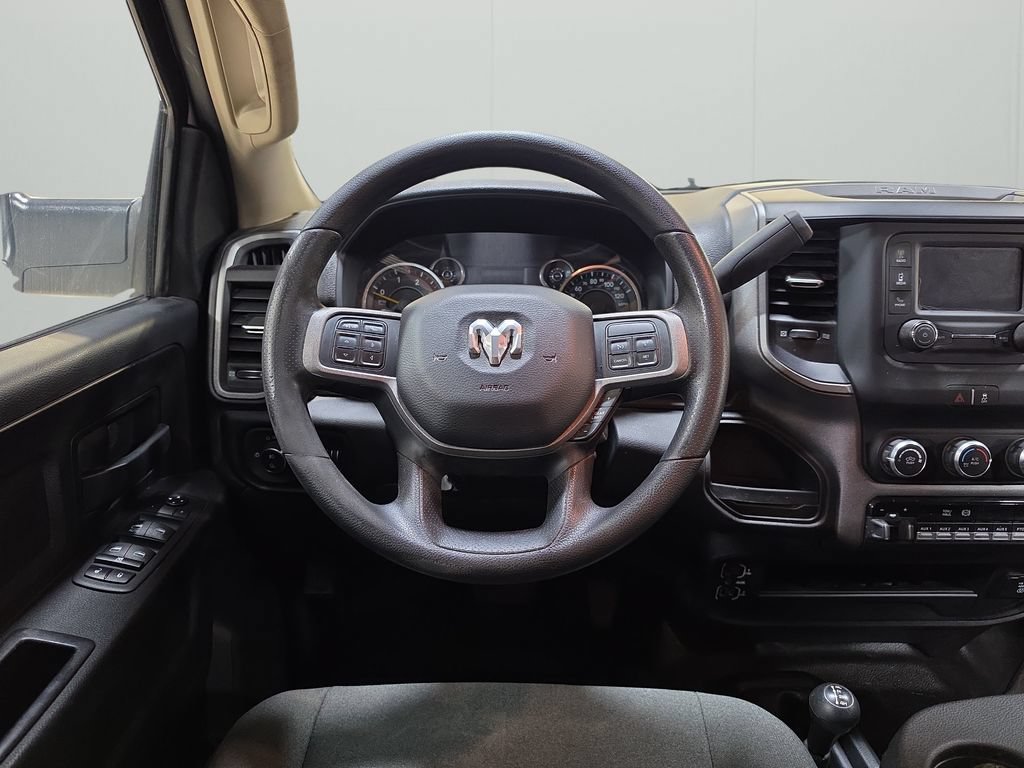 Used 2020 RAM 5500 Tradesman w/ Chrome Appearance Group AWD/4WD image 18