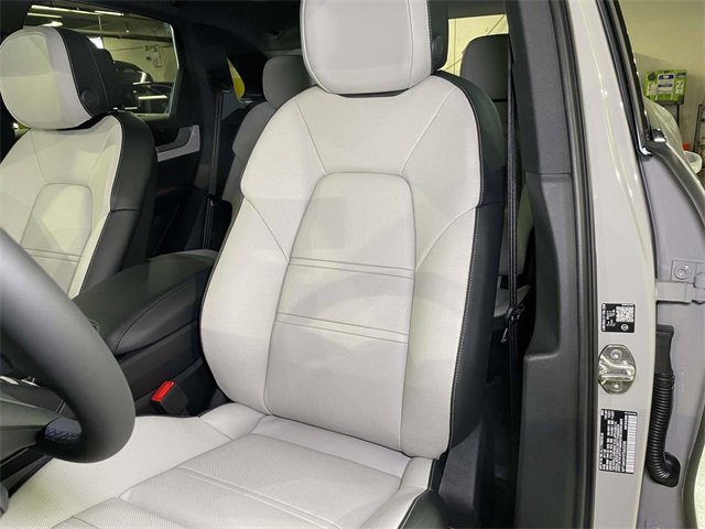 New 2026 Porsche Cayenne S image 5