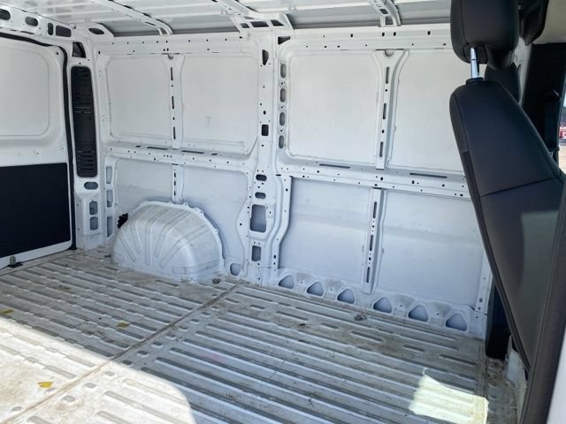 Used 2025 RAM ProMaster 2500 w/ Convenience Group FWD image 25