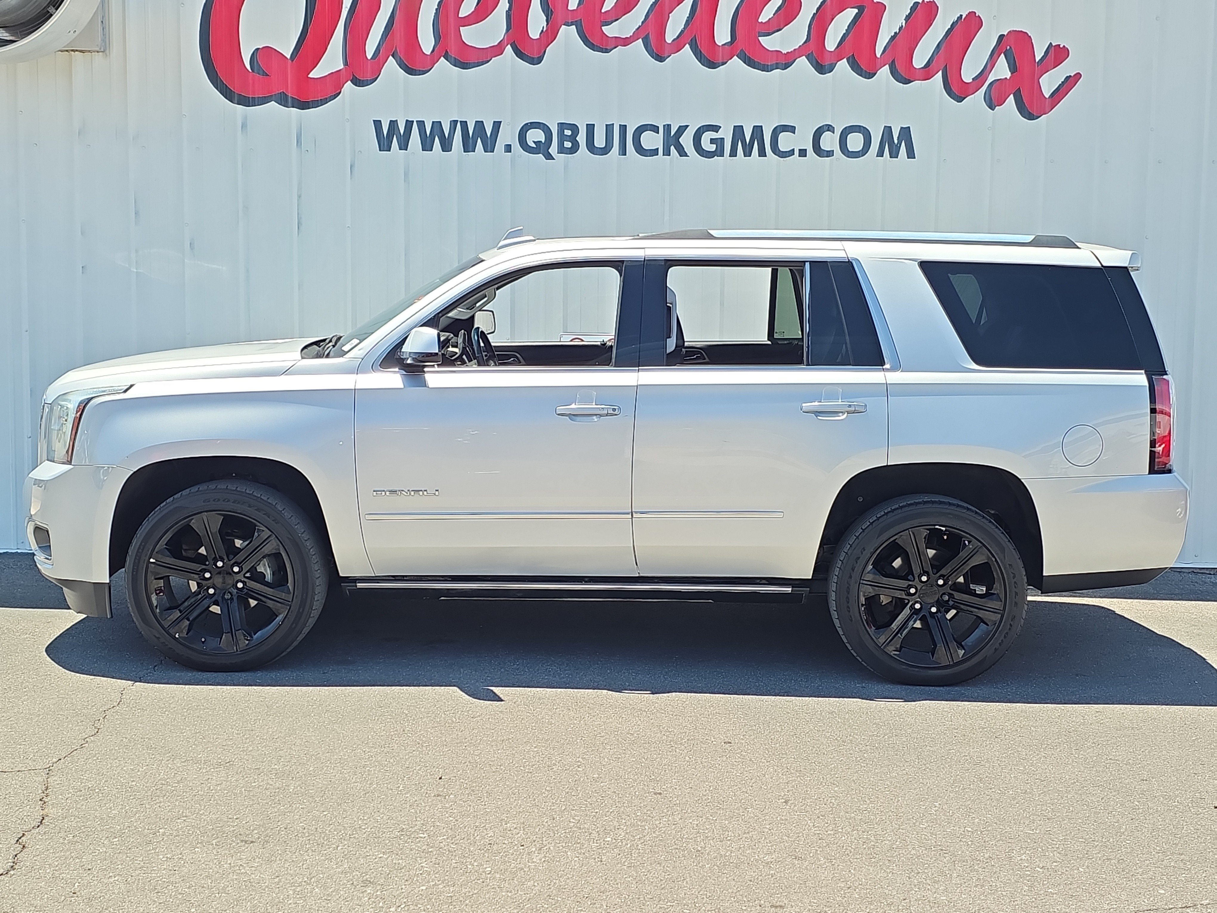 Used 2018 GMC Yukon Denali w/ Open Road Package AWD/4WD image 4