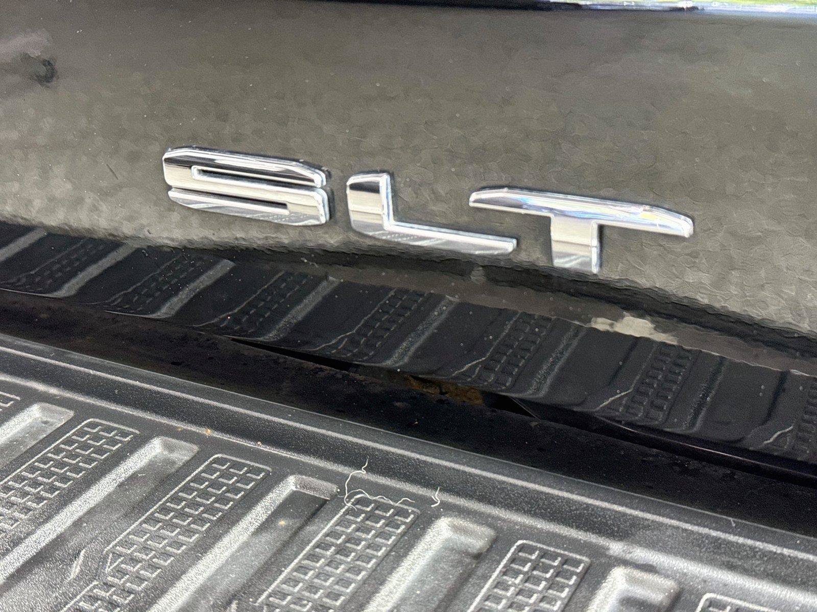 Used 2025 GMC Sierra 1500 SLT AWD/4WD image 15