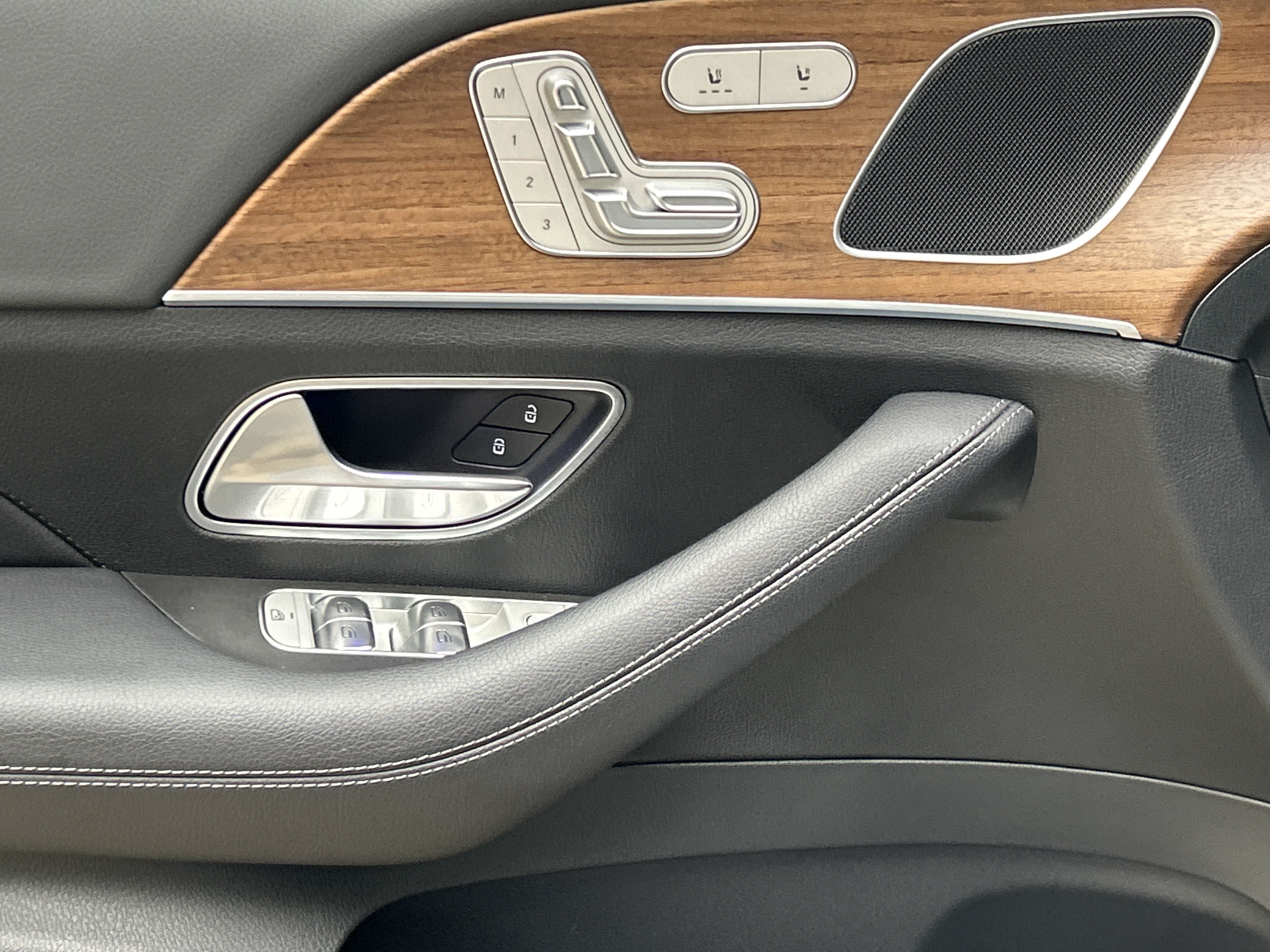 Certified 2025 Mercedes-Benz GLE 450 4MATIC image 17