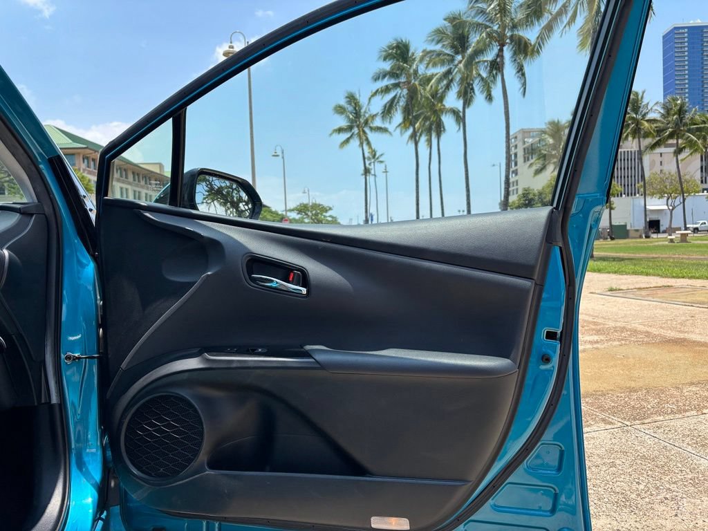 Used 2017 Toyota Prius Prime Advanced FWD image 15