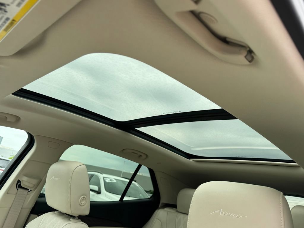 Used 2023 Buick Envision Avenir FWD image 19