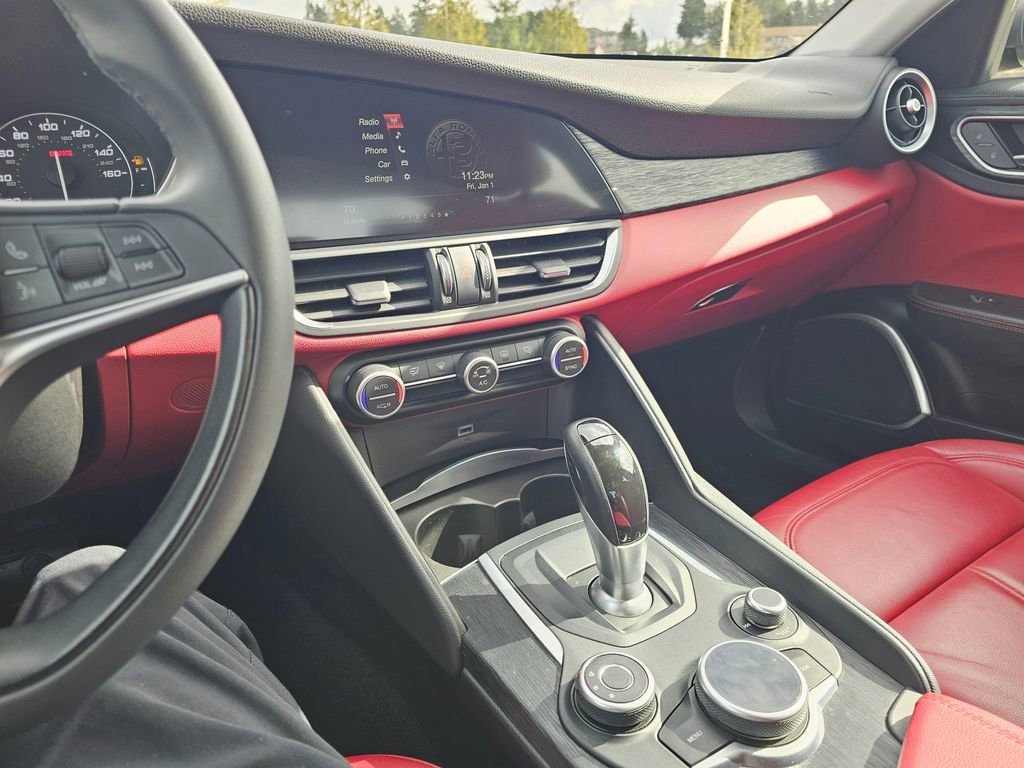 Used 2019 Alfa Romeo Giulia image 29