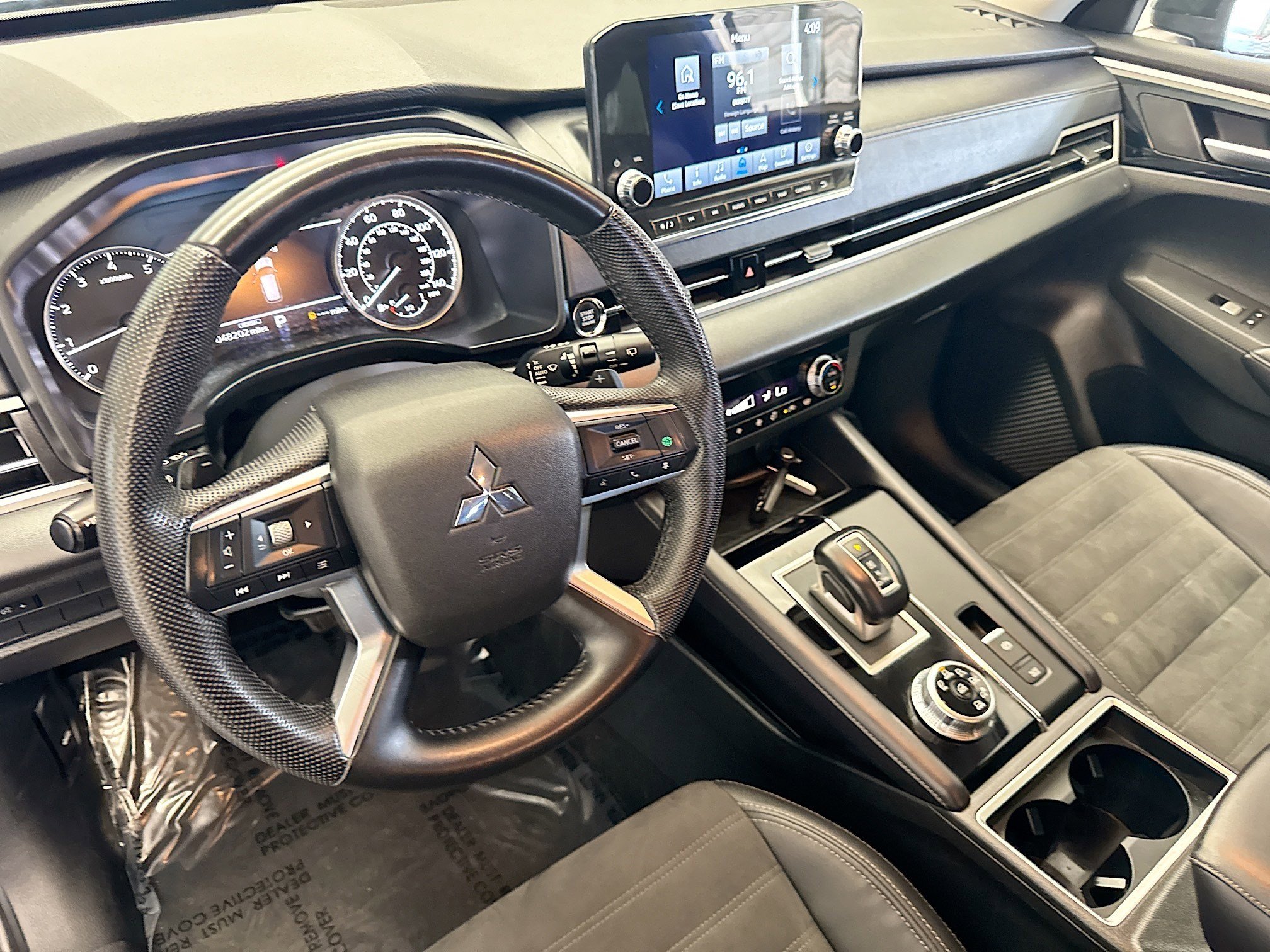 Used 2023 Mitsubishi Outlander SE image 7