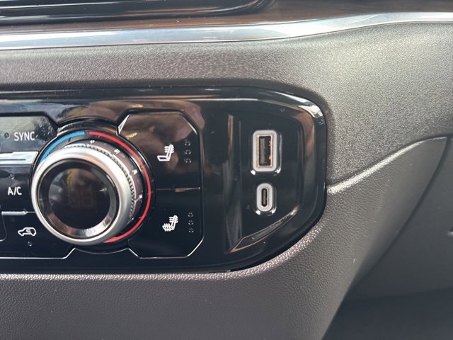 Used 2024 GMC Sierra 1500 SLT image 25