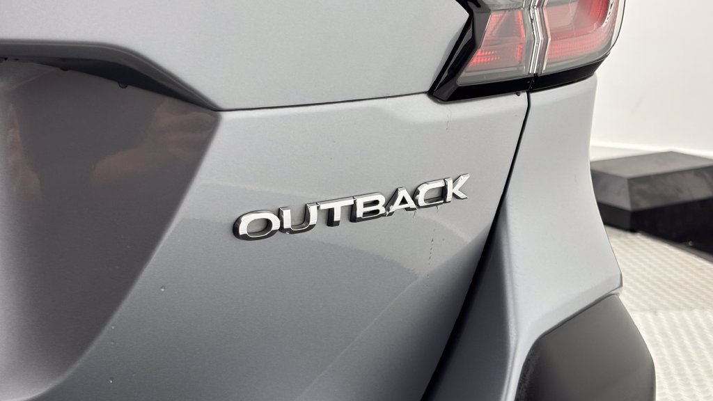 Used 2024 Subaru Outback Premium AWD/4WD image 11