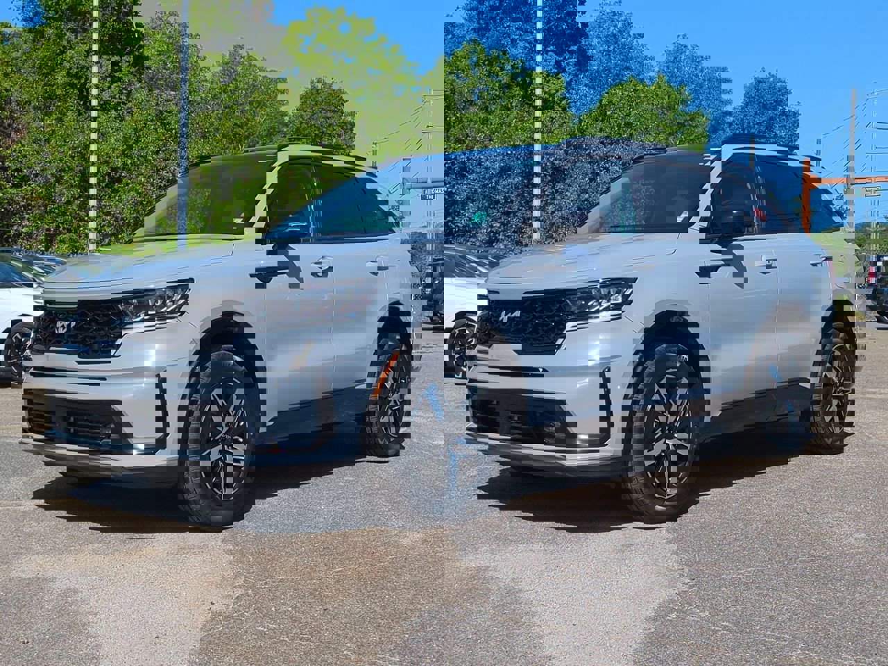 Used 2022 Kia Sorento EX w/ Panoramic Sunroof Package image 2