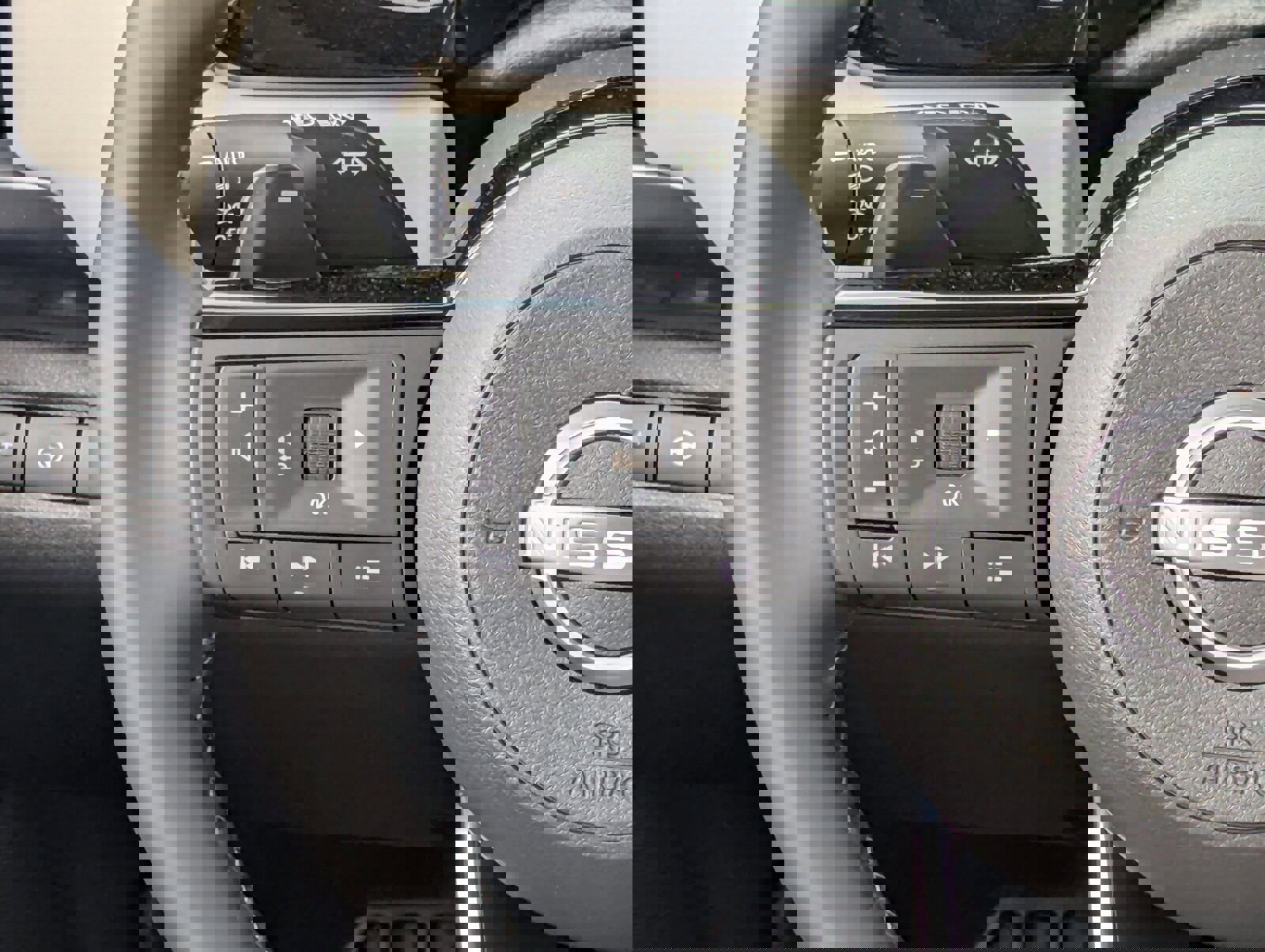 New 2025 Nissan Pathfinder SL image 26