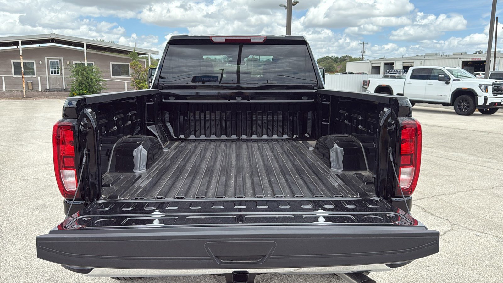 New 2025 GMC Sierra 2500 Pro w/ 1SA Pro Safety Plus Package AWD/4WD image 24
