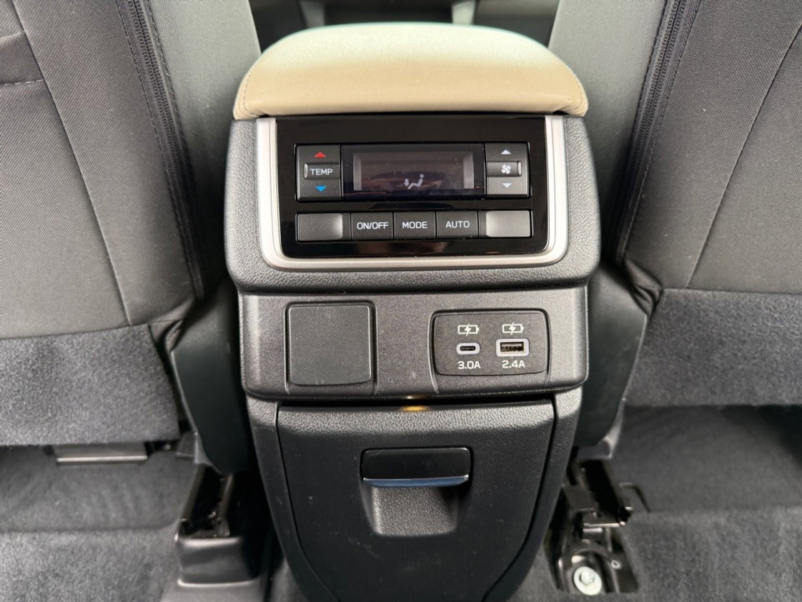 Used 2024 Subaru Ascent Premium w/ Convenience Package AWD/4WD image 34