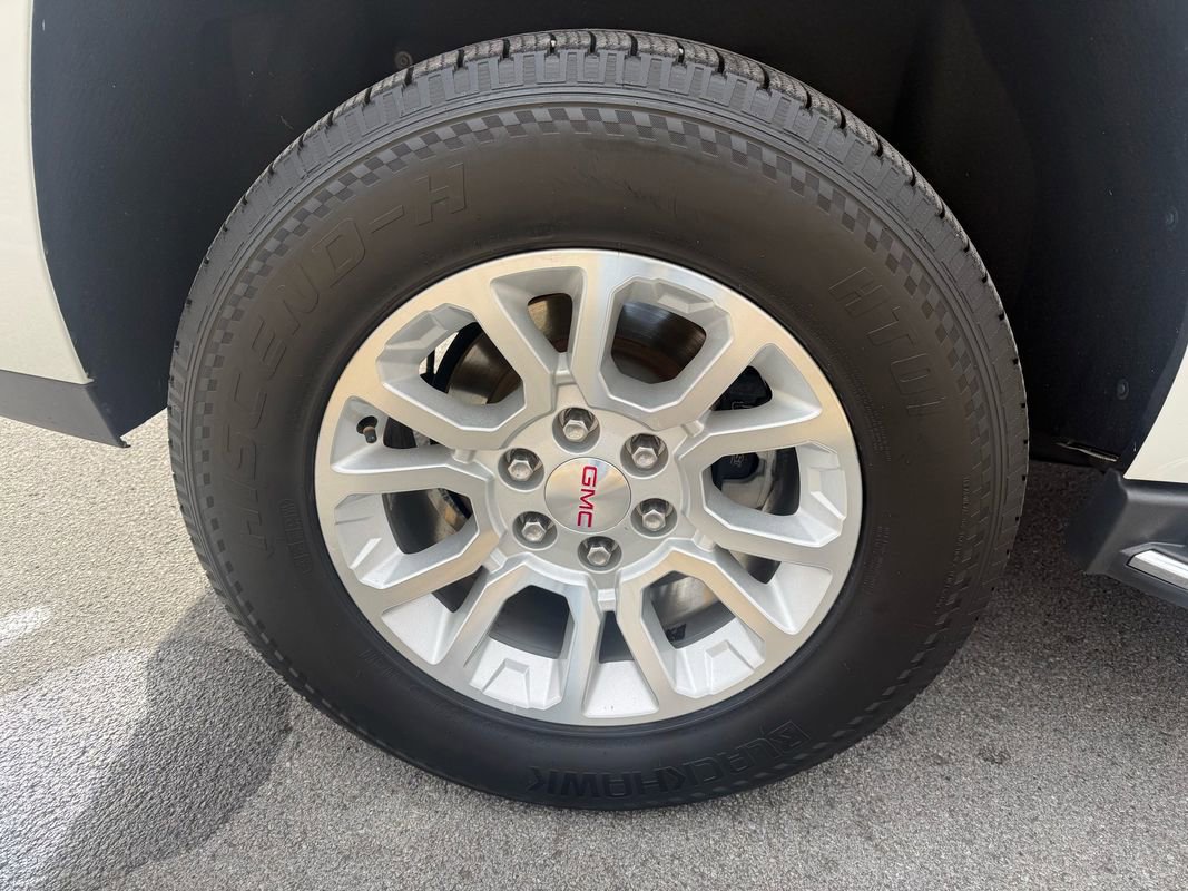 Used 2016 GMC Yukon SLT AWD/4WD image 13
