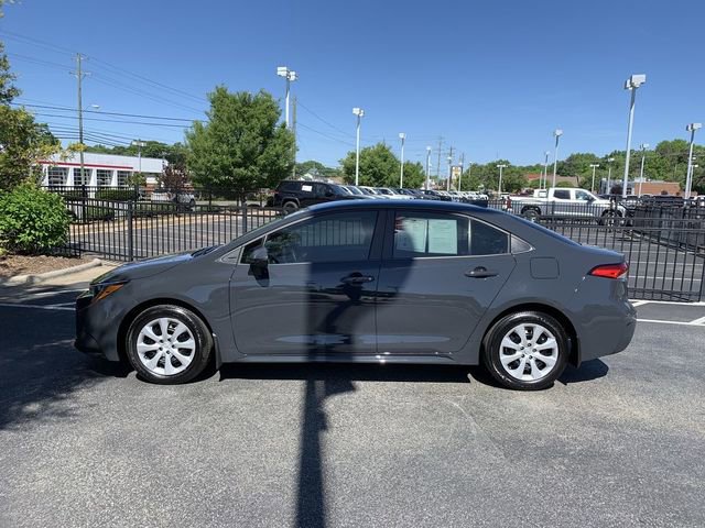 Used 2025 Toyota Corolla LE FWD image 5