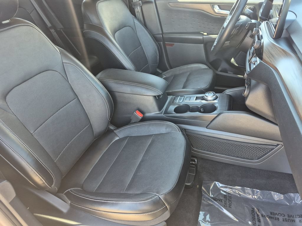 Used 2020 Ford Escape Titanium AWD/4WD image 16