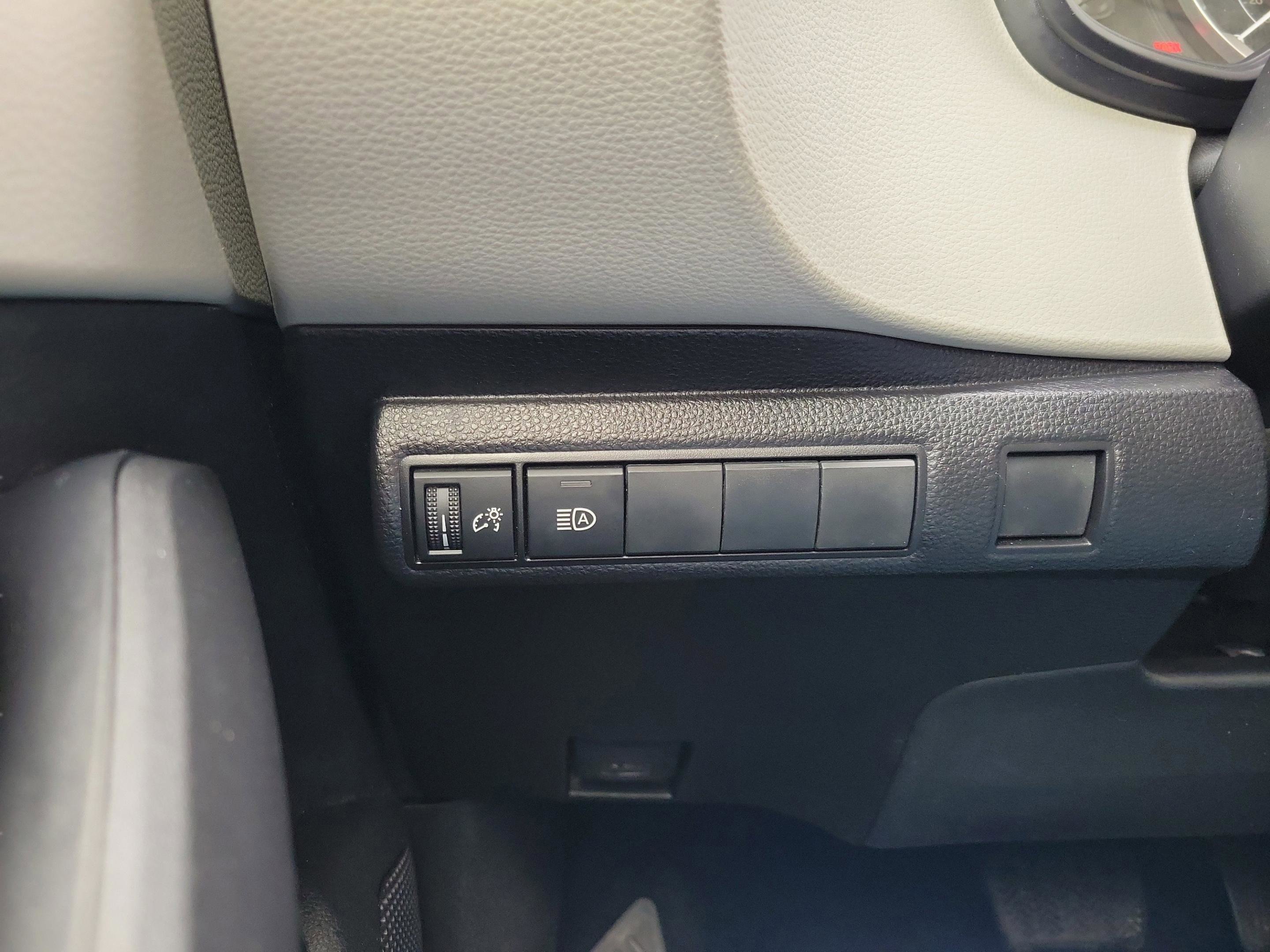 Used 2022 Toyota Corolla LE image 7