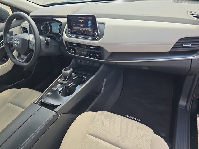 Certified 2025 Nissan Rogue SV FWD image 12
