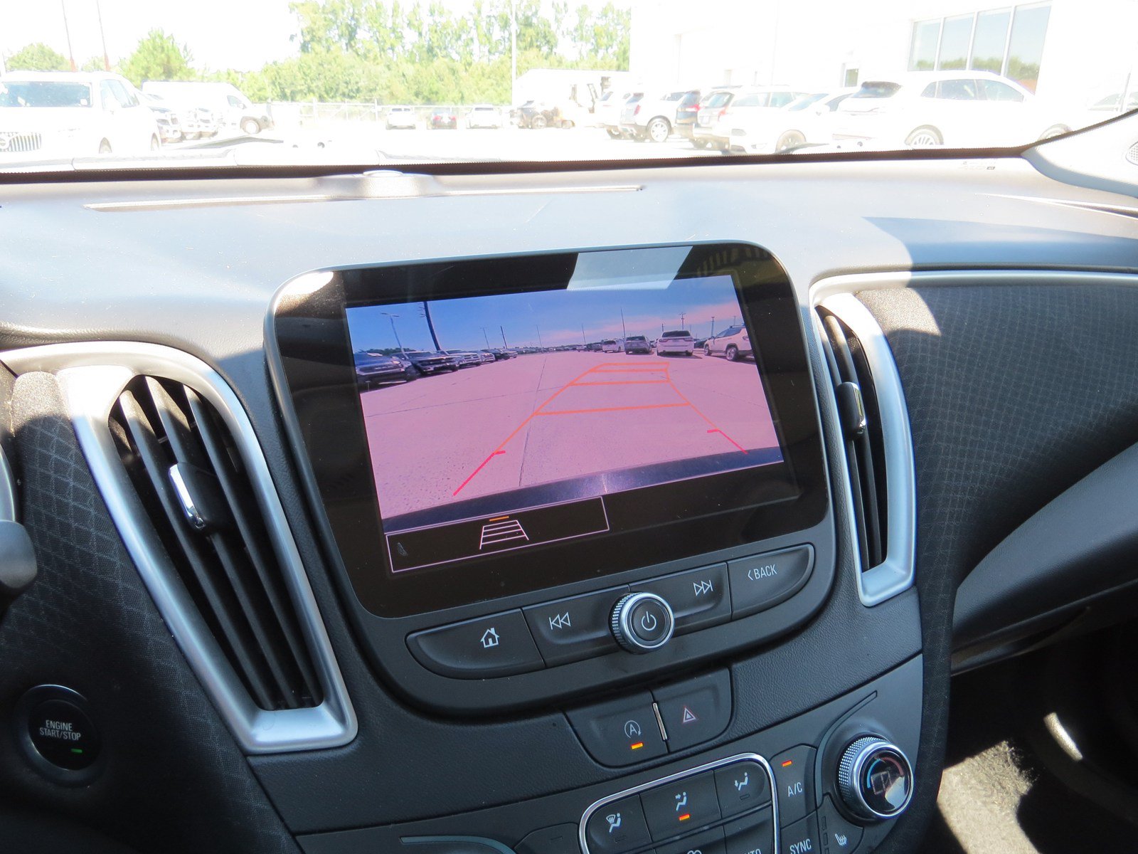 Used 2025 Chevrolet Malibu LT FWD image 24