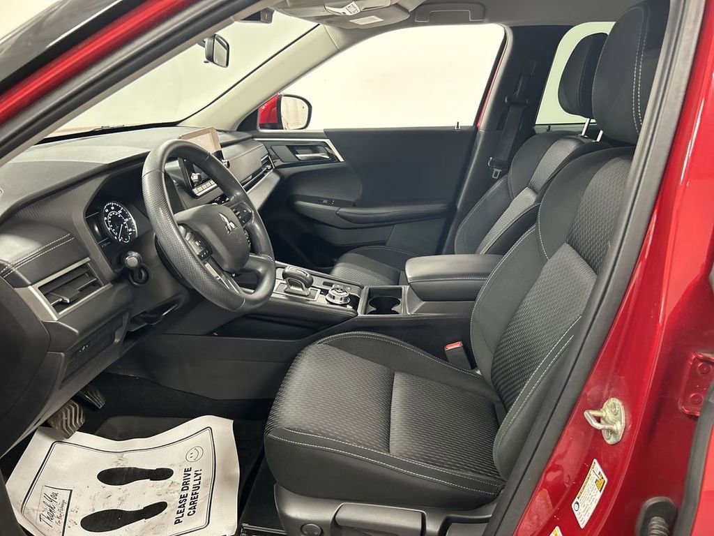 Used 2022 Mitsubishi Outlander ES AWD/4WD image 9