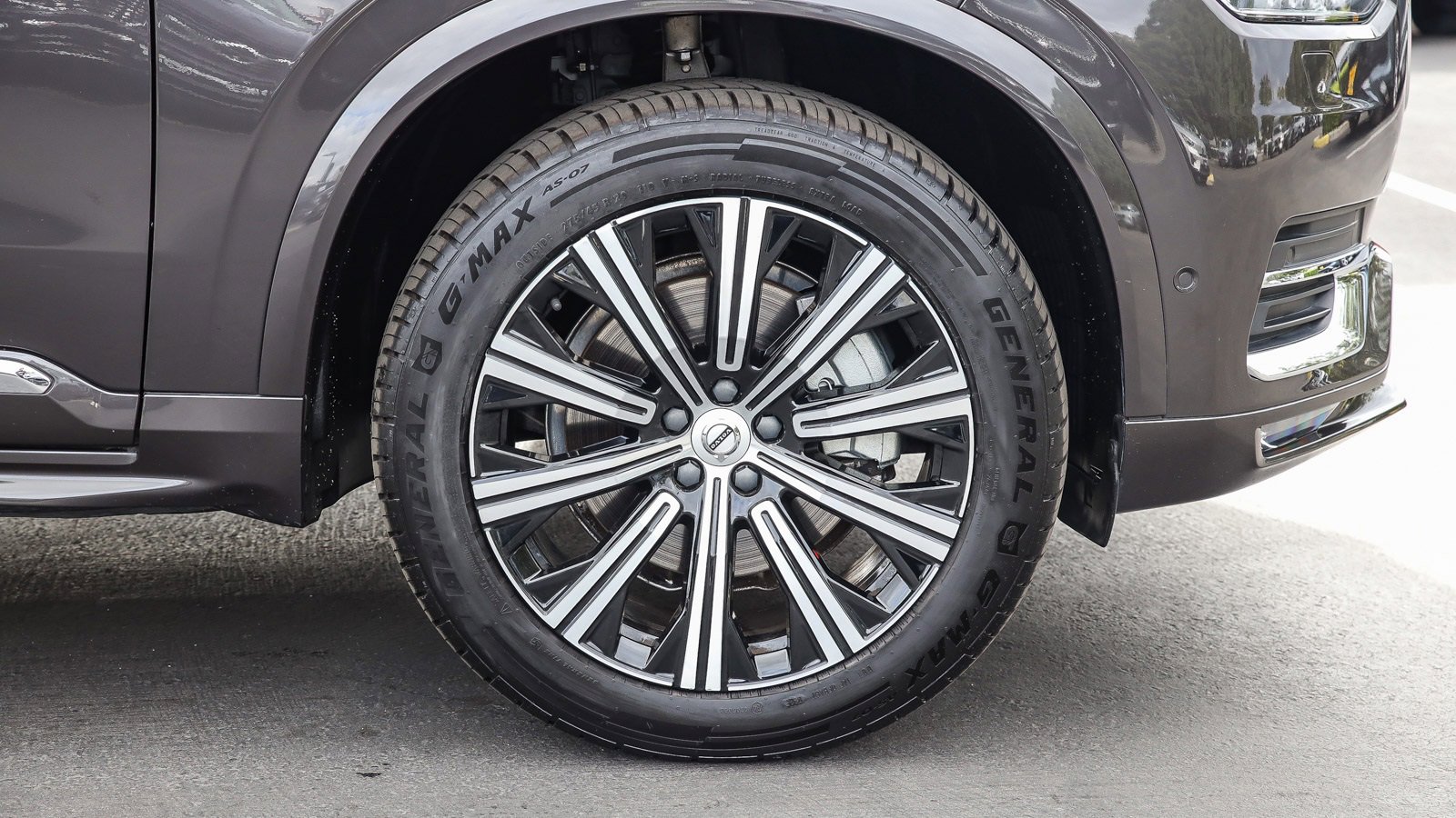 Used 2024 Volvo XC90 B6 Plus image 6