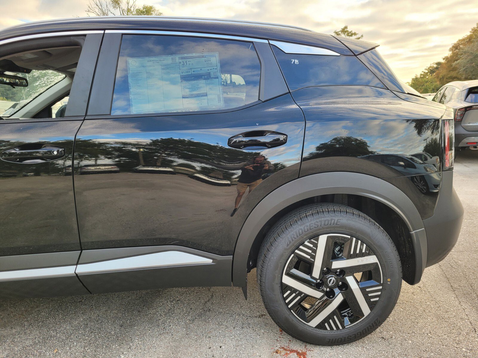 New 2026 Nissan Kicks SV image 4