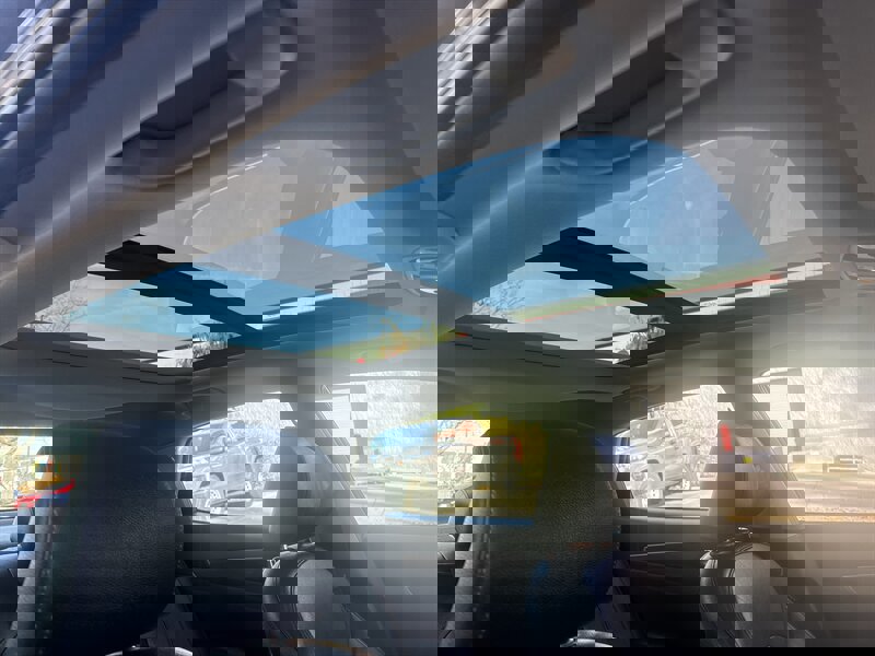 Used 2017 Kia Cadenza Premium w/ Luxury Package image 25