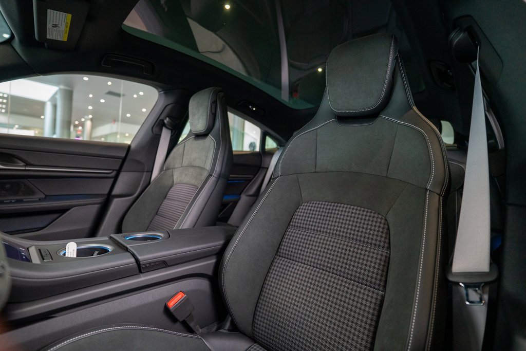 New 2025 Porsche Taycan image 5