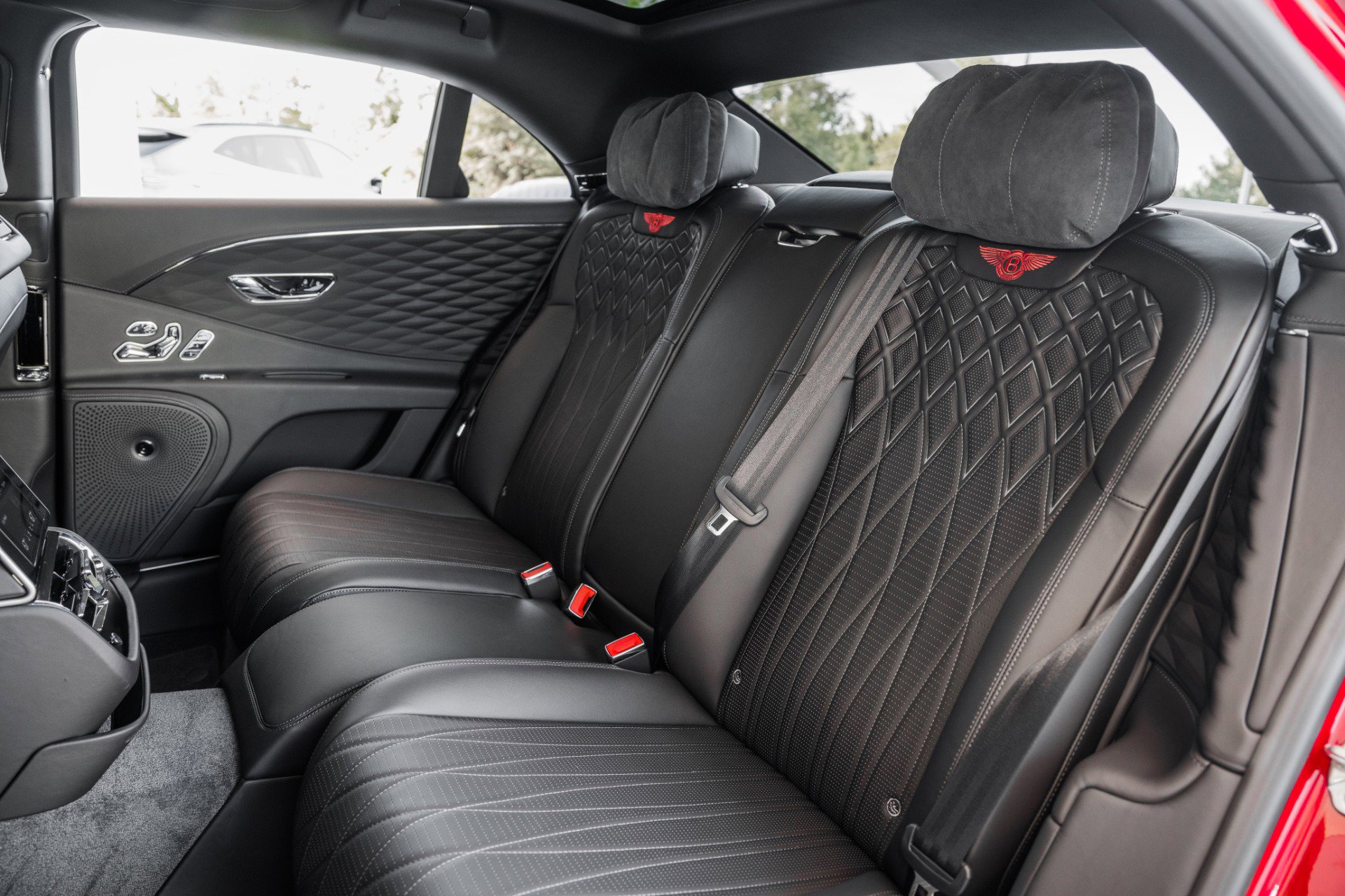 Used 2022 Bentley Flying Spur V8 image 18