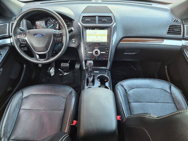 Used 2018 Ford Explorer Limited w/ Equipment Group 301A FWD image 17