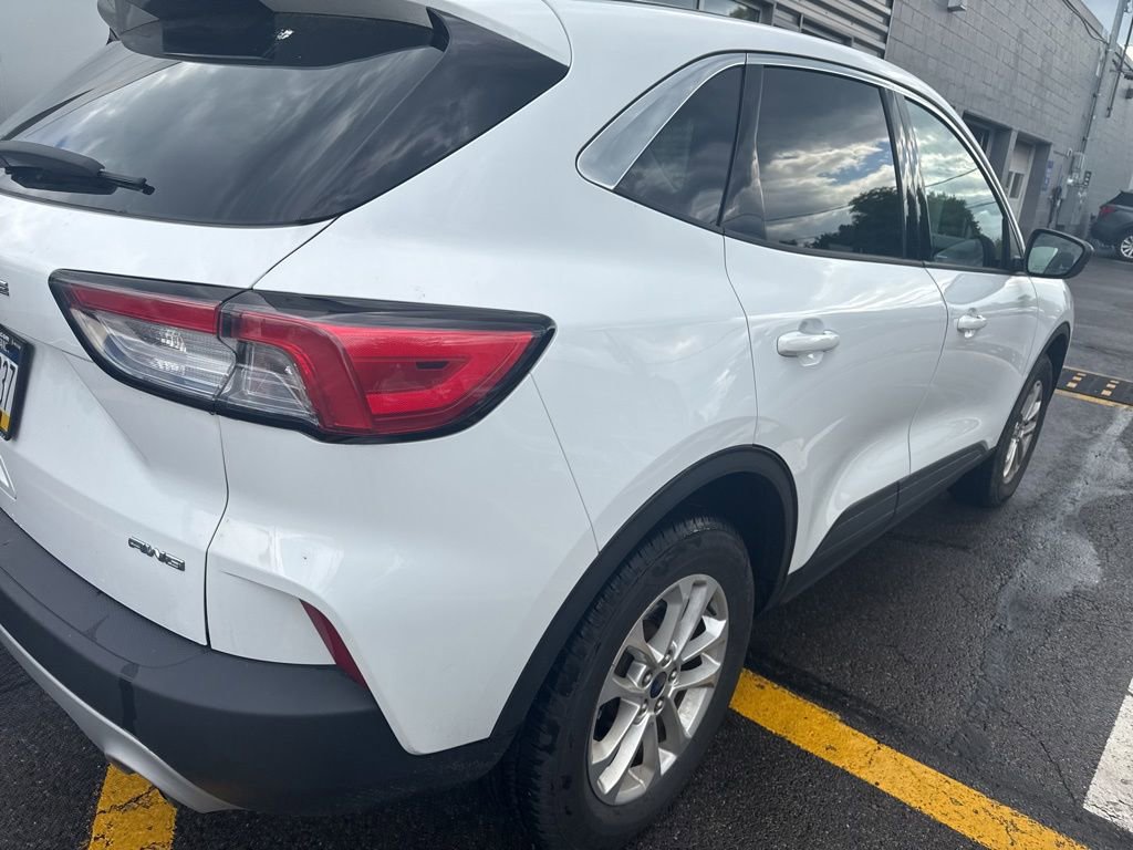 Used 2022 Ford Escape SE w/ Cold Weather Package AWD/4WD image 4