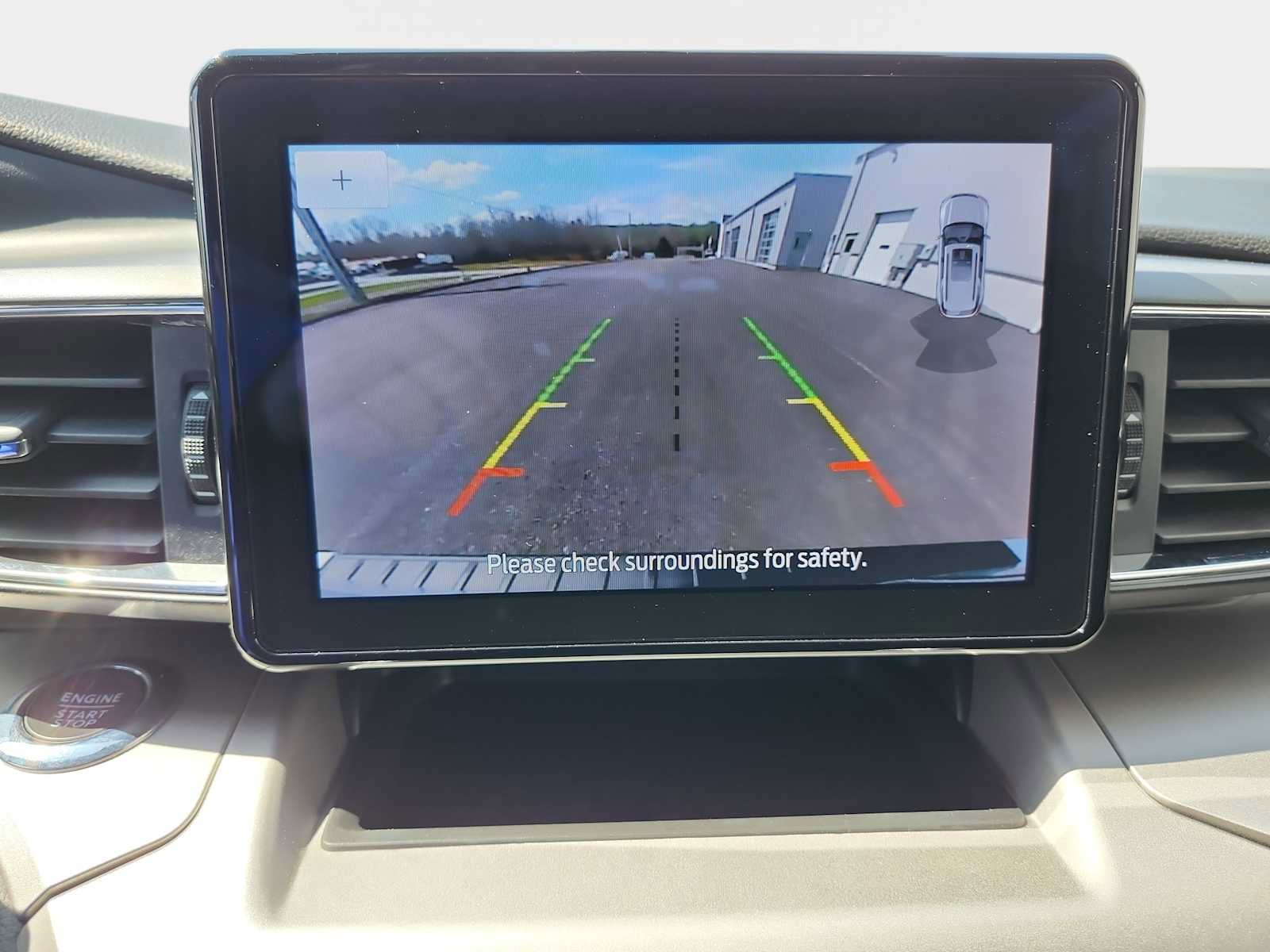 Used 2022 Ford Explorer XLT w/ Equipment Group 202A AWD/4WD image 14