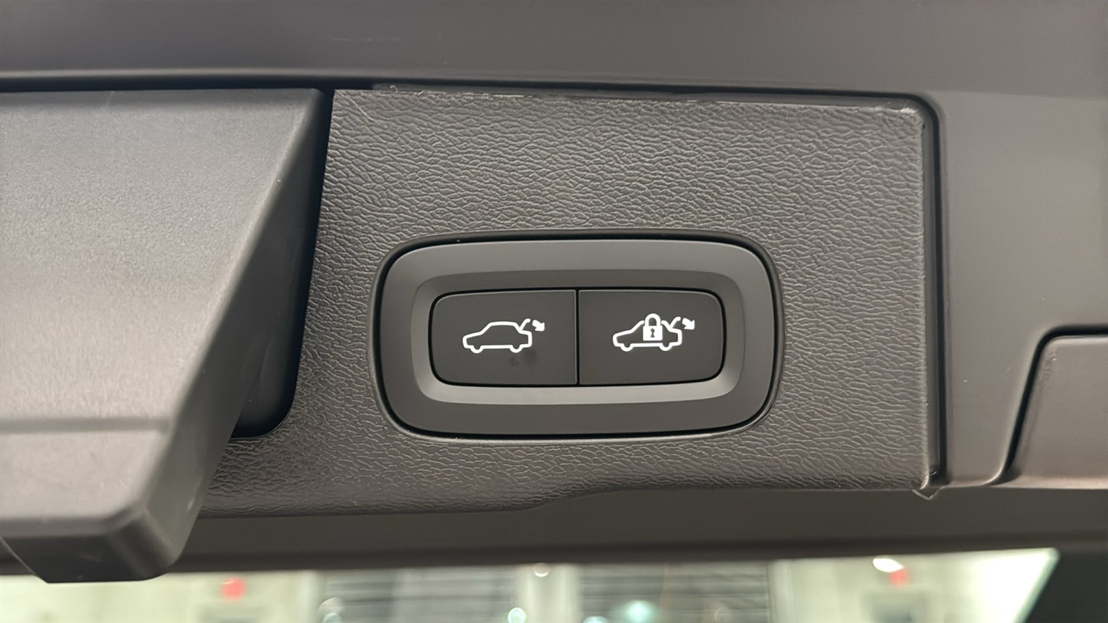 New 2027 Volvo XC60 B5 Plus AWD/4WD image 30