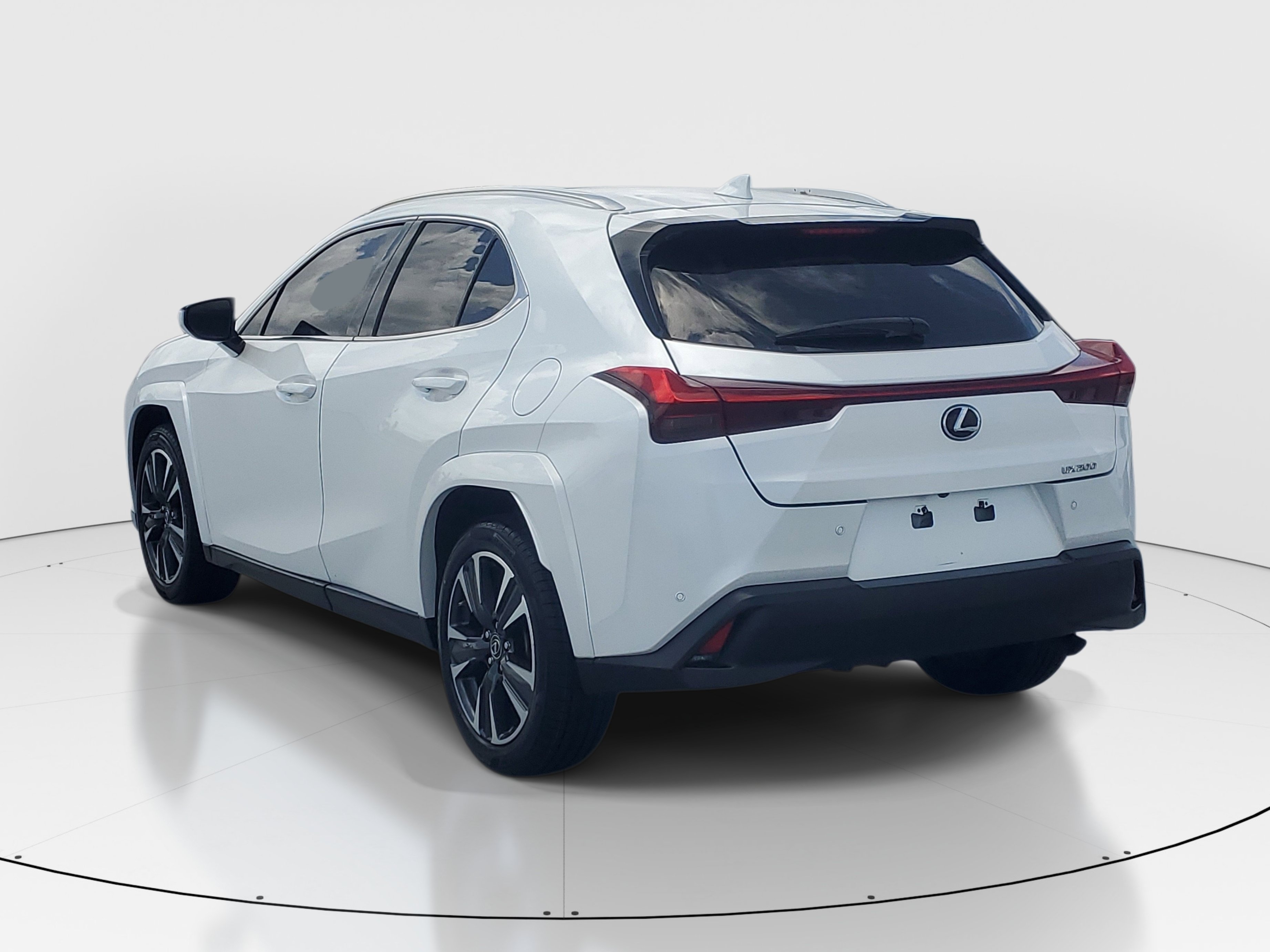 Used 2022 Lexus UX 200 w/ Premium Package FWD image 5