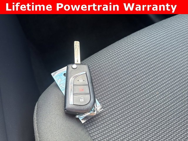 Used 2025 Toyota RAV4 LE image 5