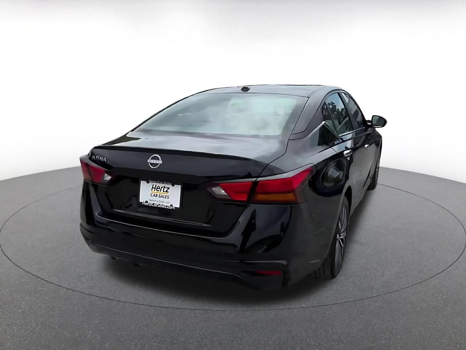 Used 2025 Nissan Altima 2.5 SV FWD image 15