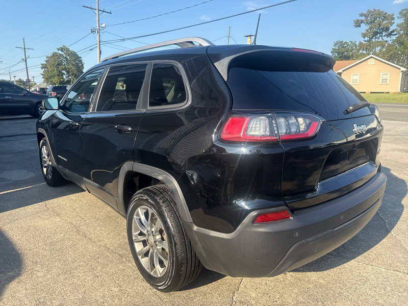 Used 2019 Jeep Cherokee Latitude Plus image 3