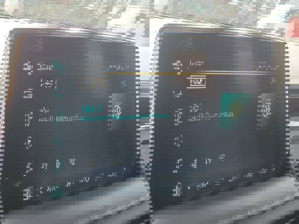 Used 2024 Chevrolet Suburban LT image 29