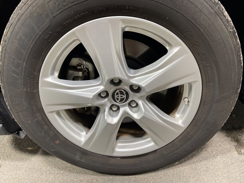 Used 2024 Toyota Highlander XLE image 35