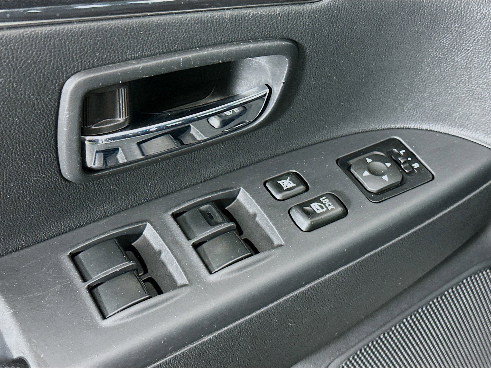 Used 2025 Mitsubishi Outlander Sport ES image 15