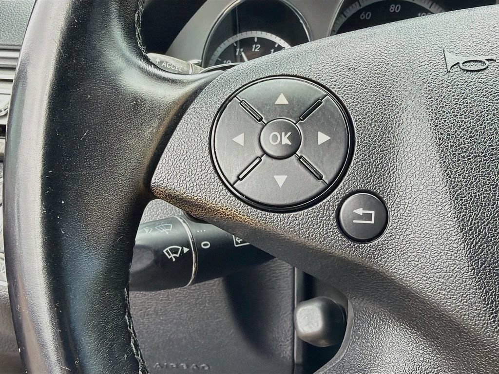 Used 2010 Mercedes-Benz E 350 Sedan image 36