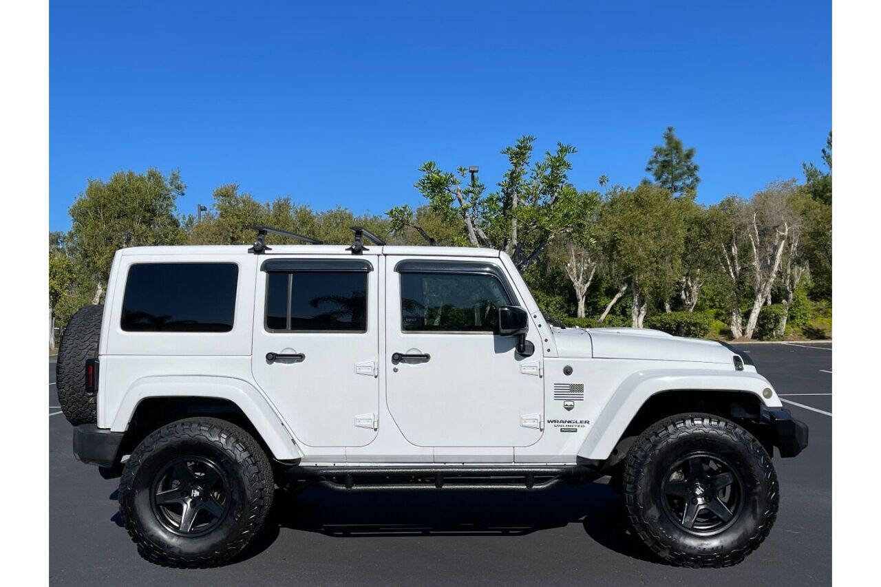 Used 2015 Jeep Wrangler Unlimited Sahara image 7