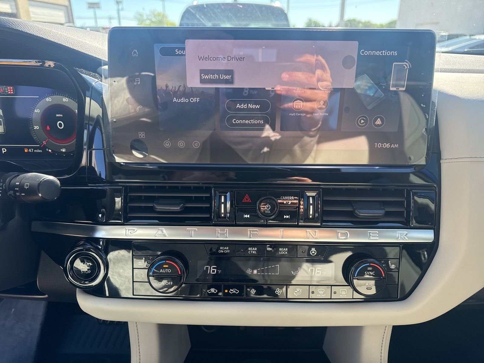 Used 2026 Nissan Pathfinder SL image 18