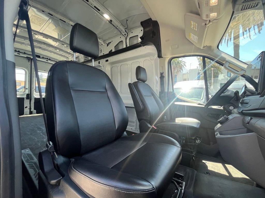 Used 2022 Ford E-Transit 148 High Roof Extended image 15