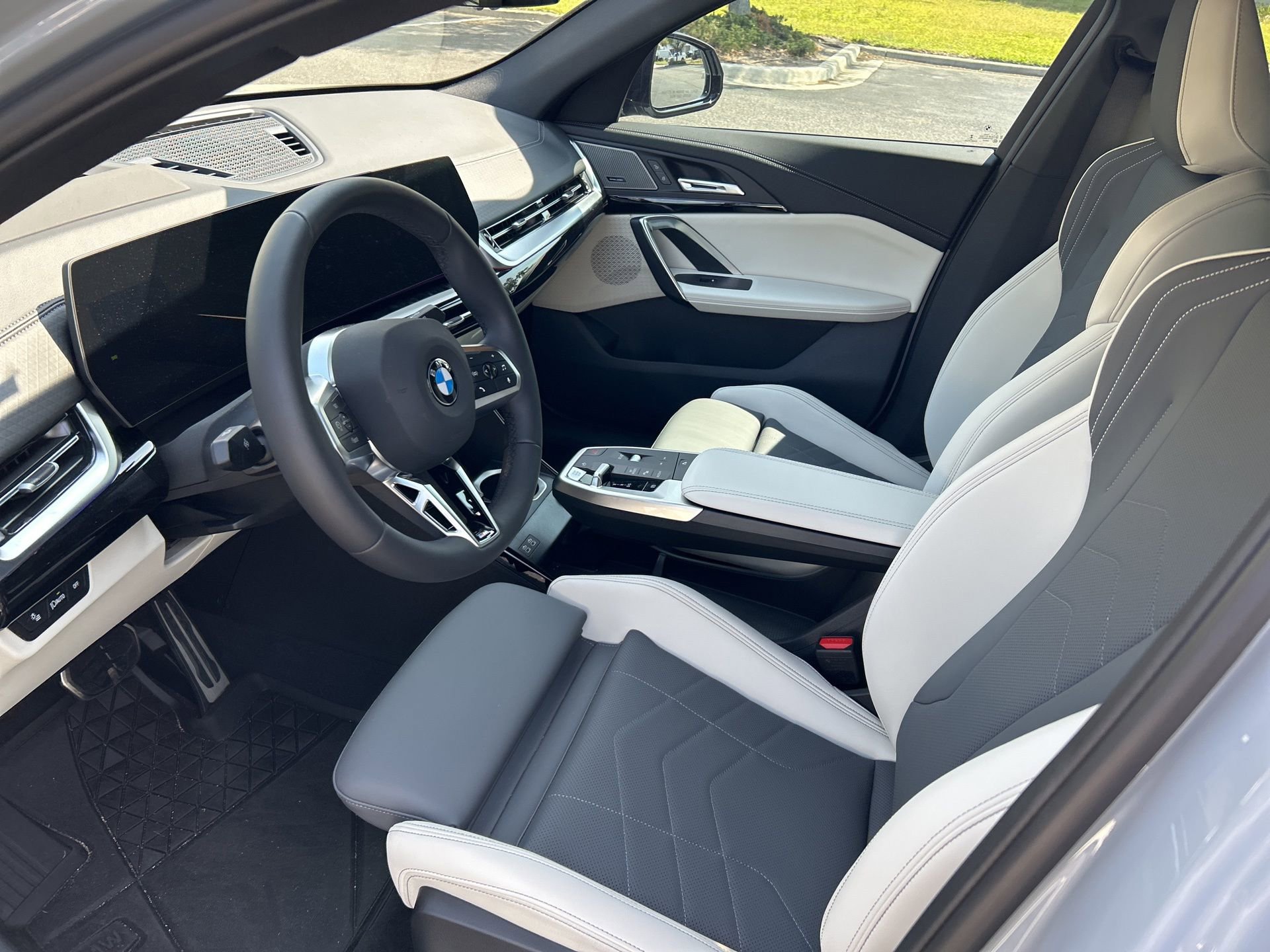 Used 2026 BMW X2 xDrive28i w/ Technology Package image 7