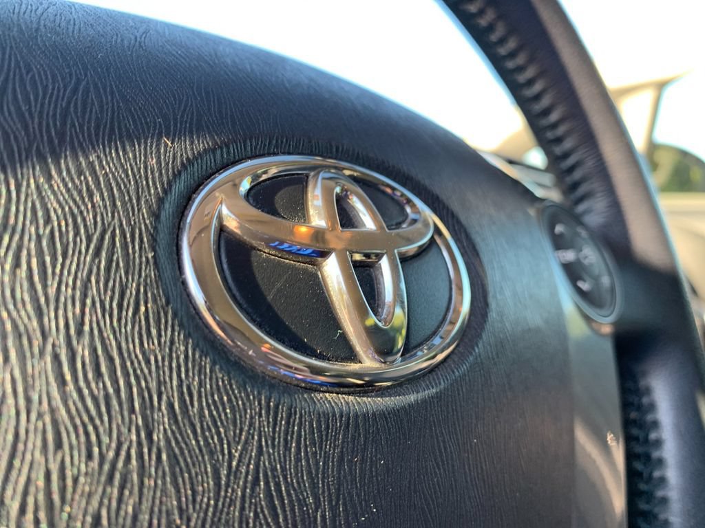 Used 2015 Toyota Prius Persona Series FWD image 34