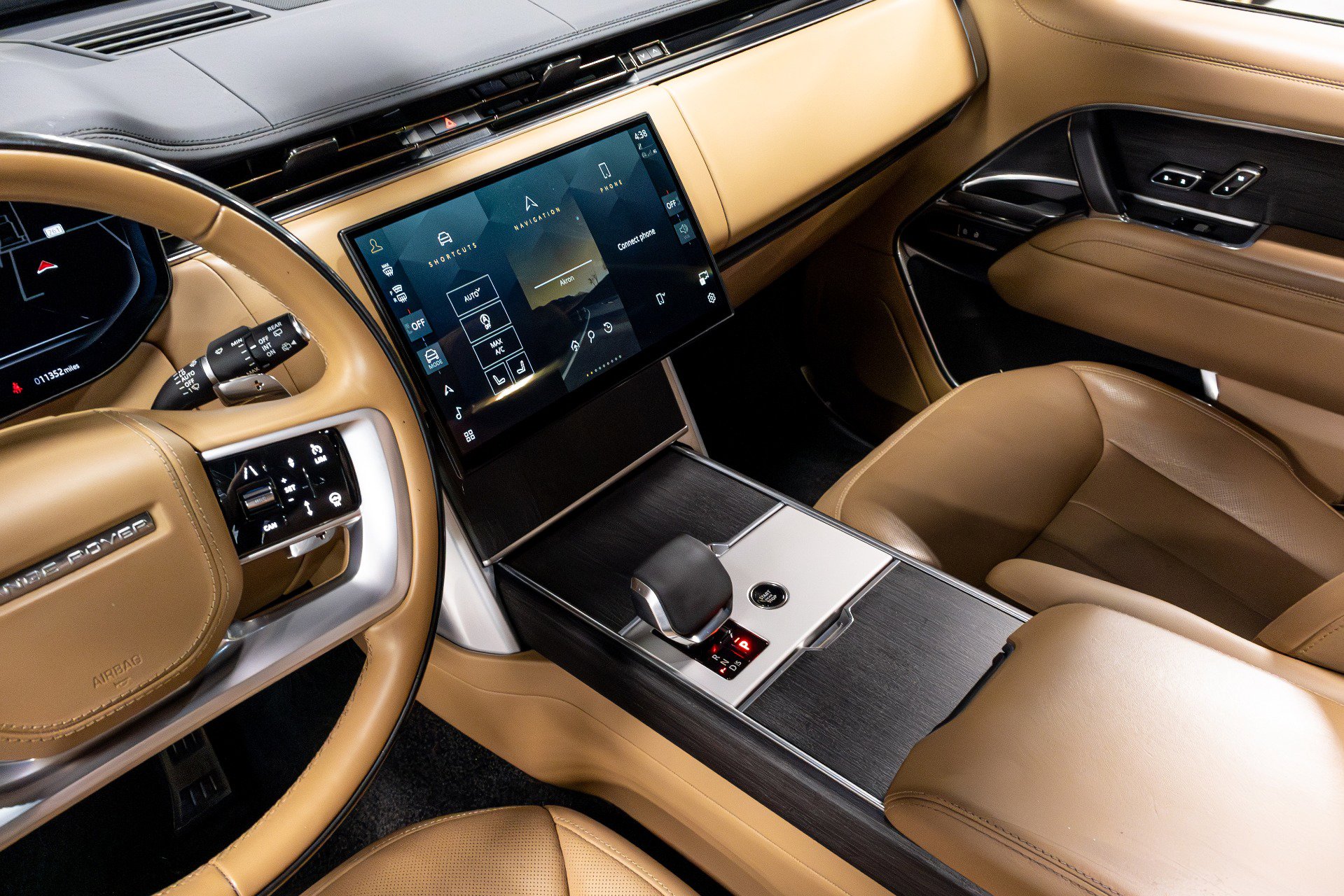 Used 2024 Land Rover Range Rover SE image 9