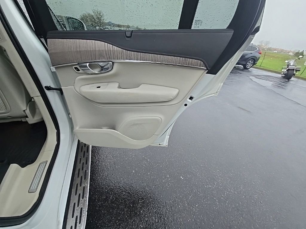 Used 2023 Volvo XC90 T8 Ultimate AWD/4WD image 28