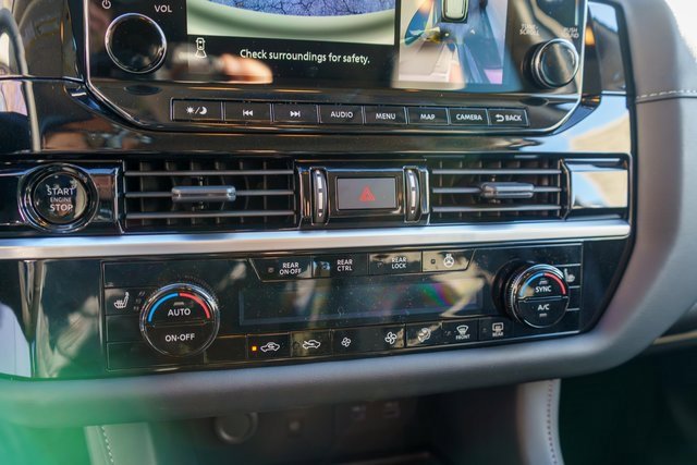 New 2025 Nissan Pathfinder SL image 17