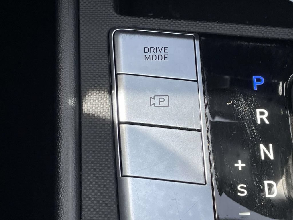 Certified 2025 Hyundai Elantra SE FWD image 29