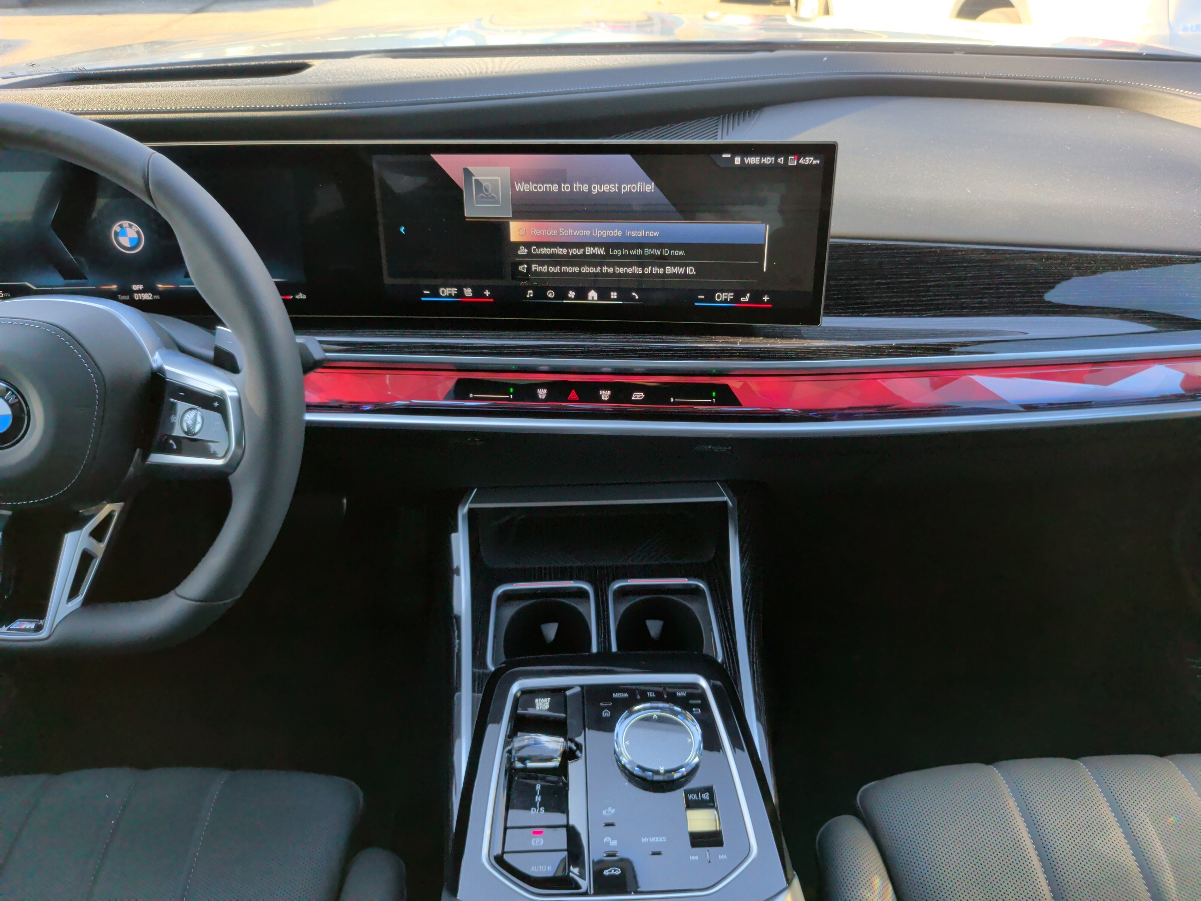 Certified 2025 BMW 760i xDrive w/ Executive Package image 31